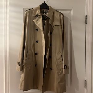 BURBERRY Kensington Trench coat